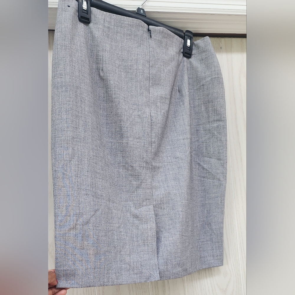 Banana Republic Gray Pencil Skirt Knee-Length Work Style